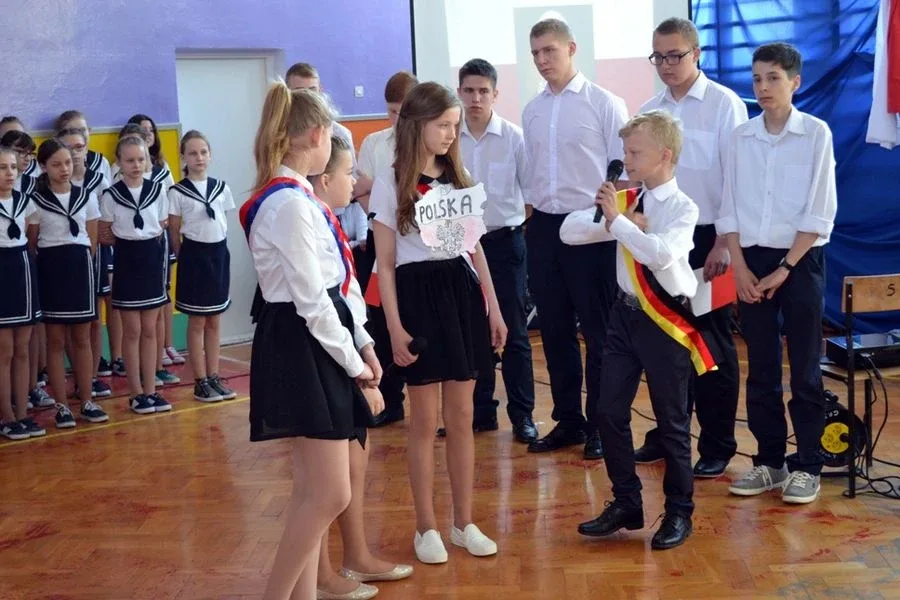 Uczniowie ZSP nr 3 uczcili konstytucję (zdjęcia)