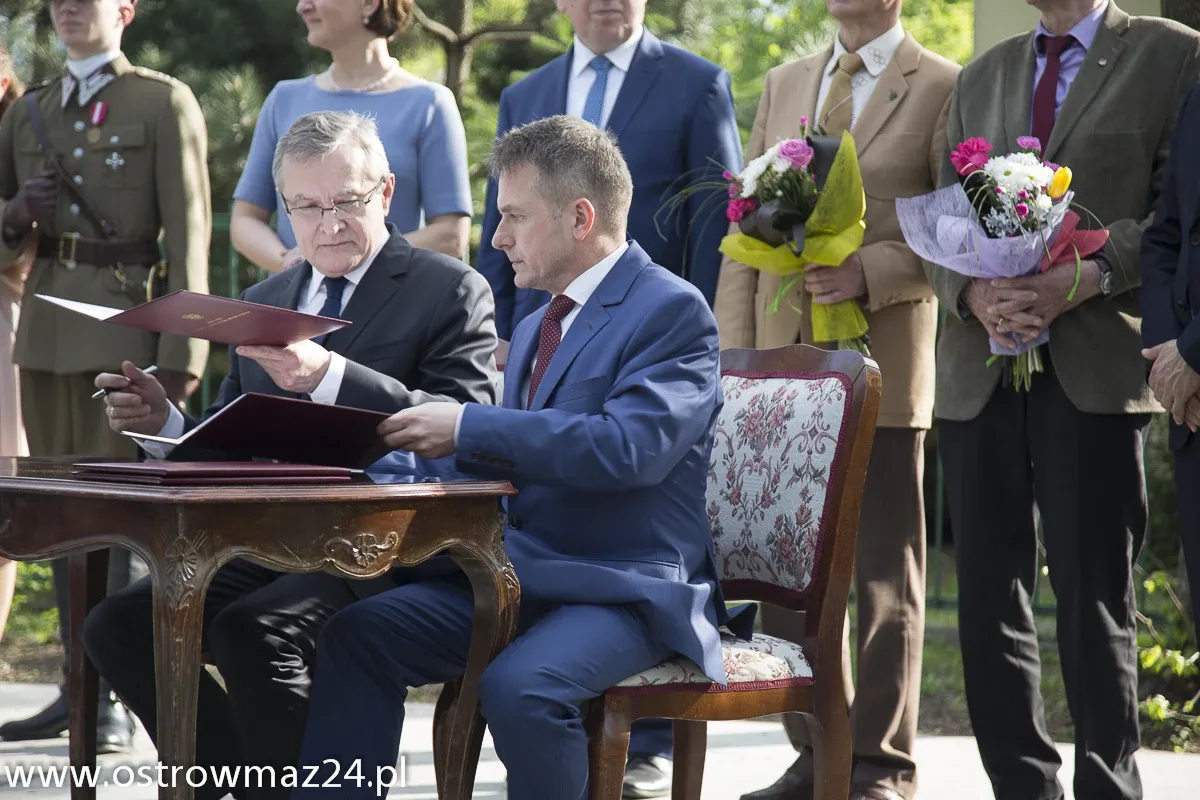 Inscenizacja ślubu Pileckich w Ostrowi (zdjęcia, wideo)