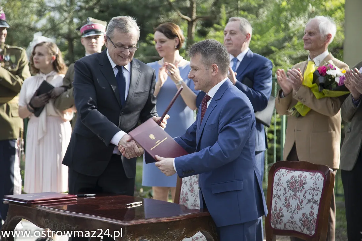 Inscenizacja ślubu Pileckich w Ostrowi (zdjęcia, wideo)