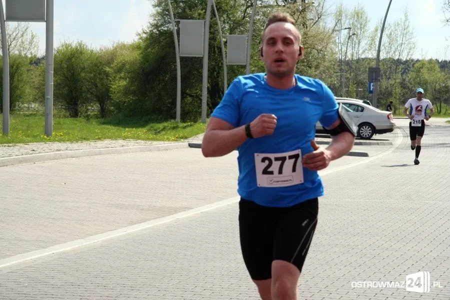 Biegnąć uczcili święto narodowe (zdjęcia)