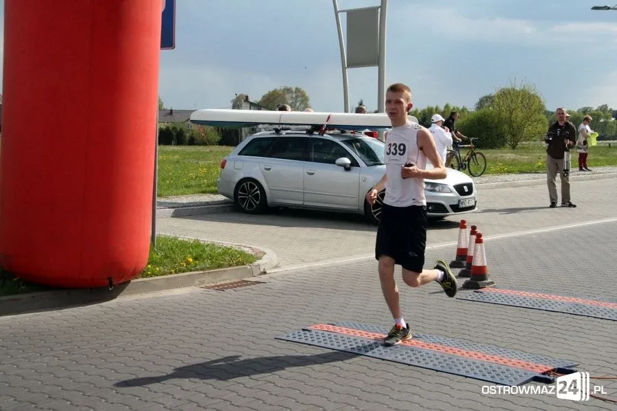 Biegnąć uczcili święto narodowe (zdjęcia)
