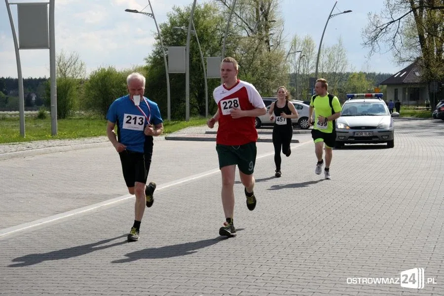 Biegnąć uczcili święto narodowe (zdjęcia)