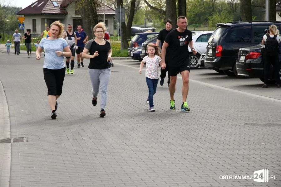 Biegnąć uczcili święto narodowe (zdjęcia)