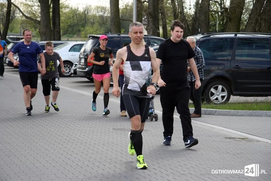 Biegnąć uczcili święto narodowe (zdjęcia)