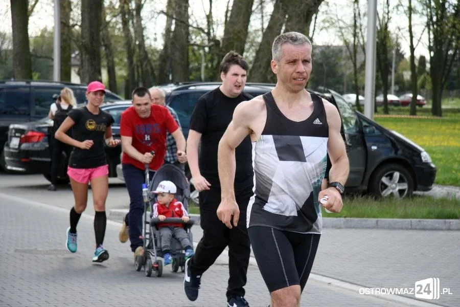 Biegnąć uczcili święto narodowe (zdjęcia)