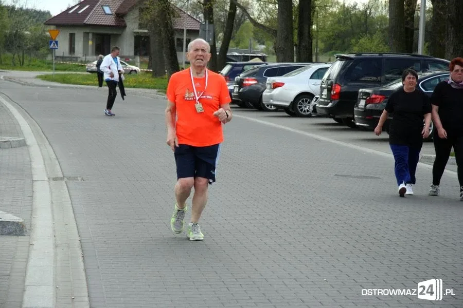 Biegnąć uczcili święto narodowe (zdjęcia)