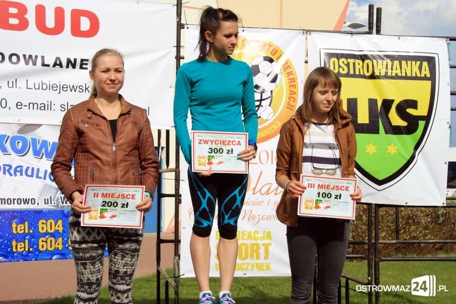 Biegnąć uczcili święto narodowe (zdjęcia)