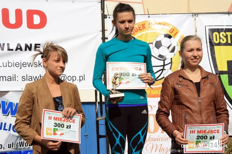 Biegnąć uczcili święto narodowe (zdjęcia)