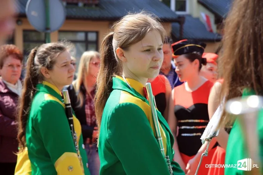 Obchody święta narodowego na placu Wolności (zdjęcia, wideo)