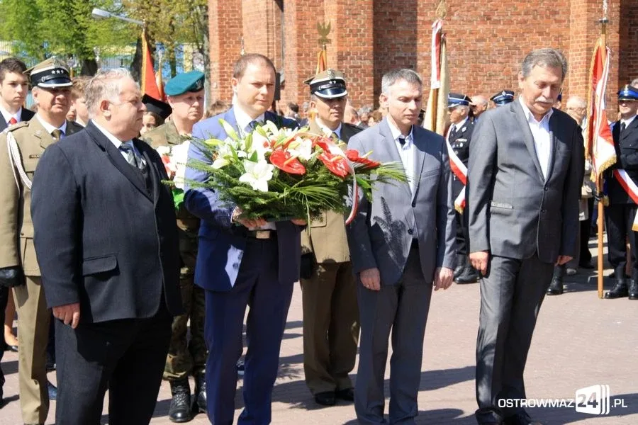 Obchody święta narodowego na placu Wolności (zdjęcia, wideo)