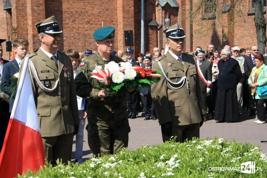 Obchody święta narodowego na placu Wolności (zdjęcia, wideo)