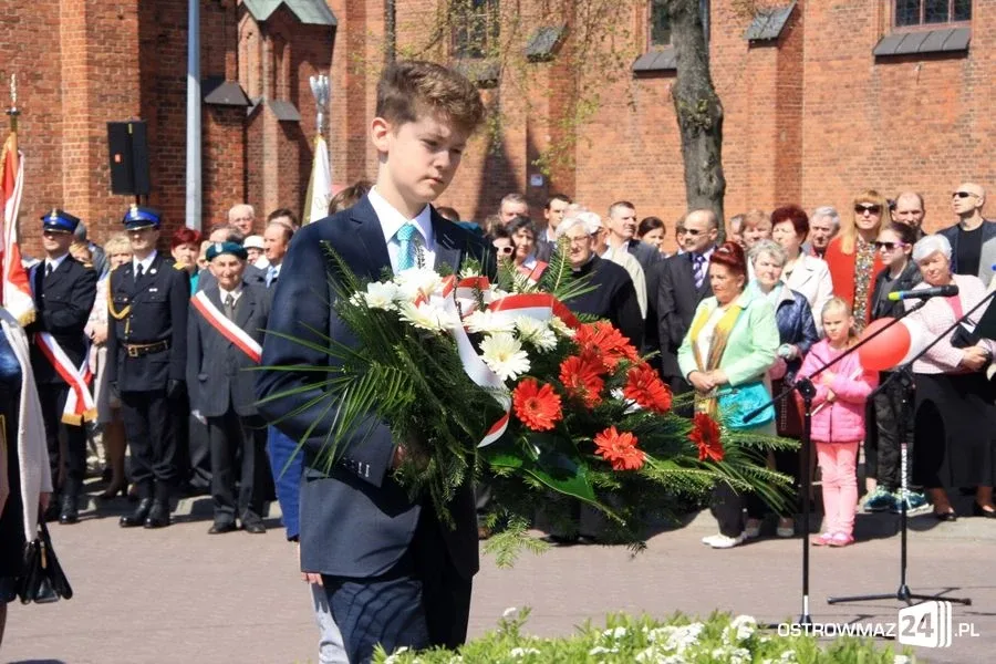 Obchody święta narodowego na placu Wolności (zdjęcia, wideo)