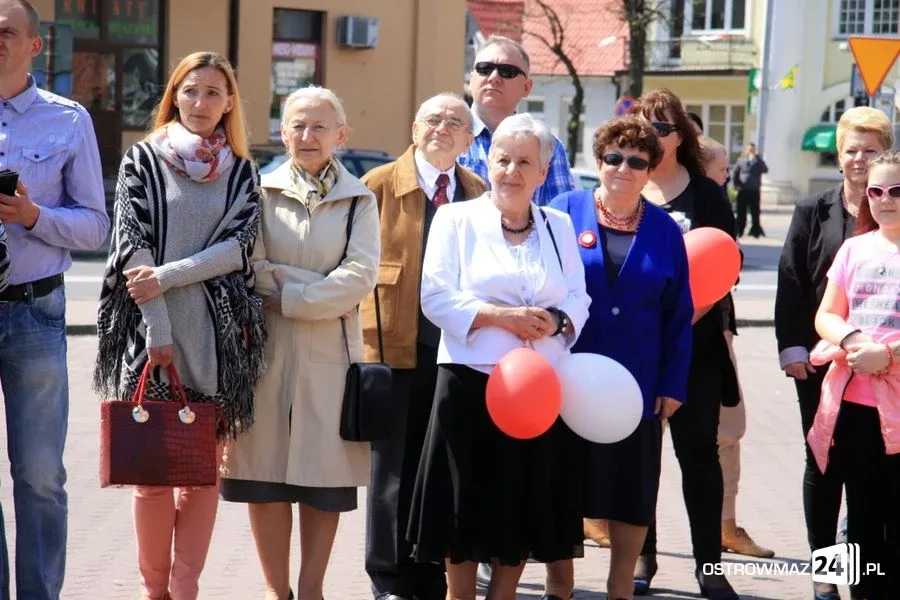 Obchody święta narodowego na placu Wolności (zdjęcia, wideo)