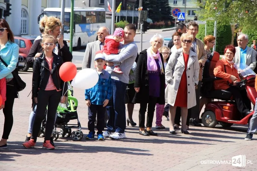 Obchody święta narodowego na placu Wolności (zdjęcia, wideo)