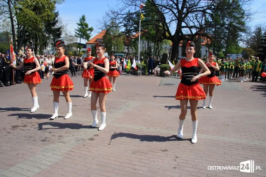 Obchody święta narodowego na placu Wolności (zdjęcia, wideo)