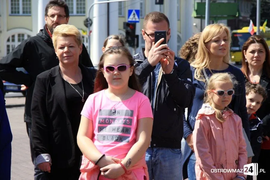 Obchody święta narodowego na placu Wolności (zdjęcia, wideo)