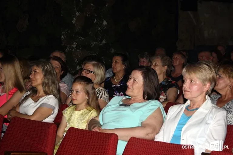 Dzień Matki w klimacie operetkowym (zdjęcia, wideo)
