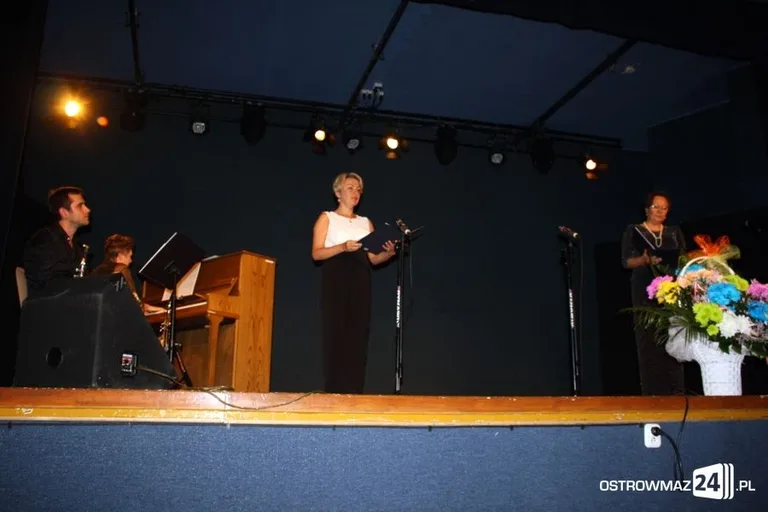 Dzień Matki w klimacie operetkowym (zdjęcia, wideo)