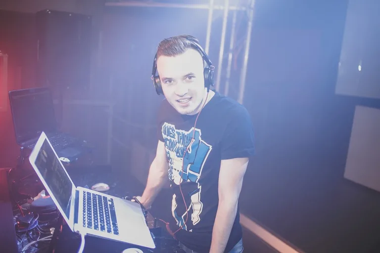 Retro Party w klubie Capitol (zdjęcia)