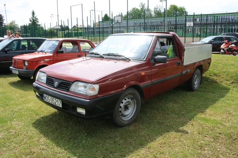 IV Zlot Samochodów Klasycznych i Zabytkowych (zdjęcia)