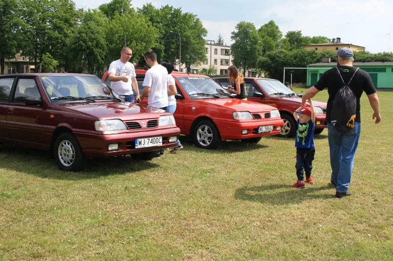 IV Zlot Samochodów Klasycznych i Zabytkowych (zdjęcia)