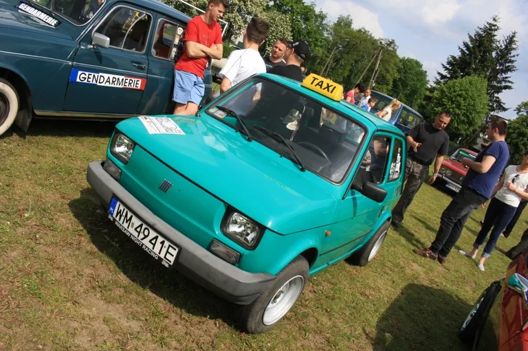 IV Zlot Samochodów Klasycznych i Zabytkowych (zdjęcia)