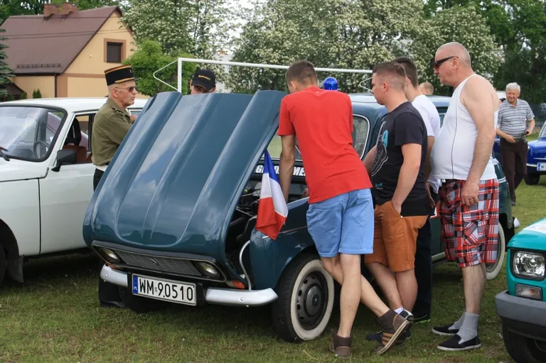 IV Zlot Samochodów Klasycznych i Zabytkowych (zdjęcia)