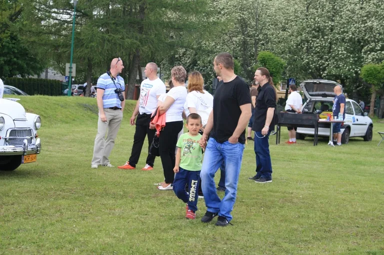 IV Zlot Samochodów Klasycznych i Zabytkowych (zdjęcia)