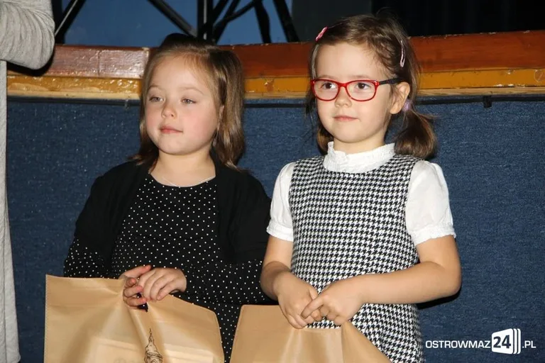 Widowisko teatralne "Dla mnie bomba" (zdjęcia, wideo)
