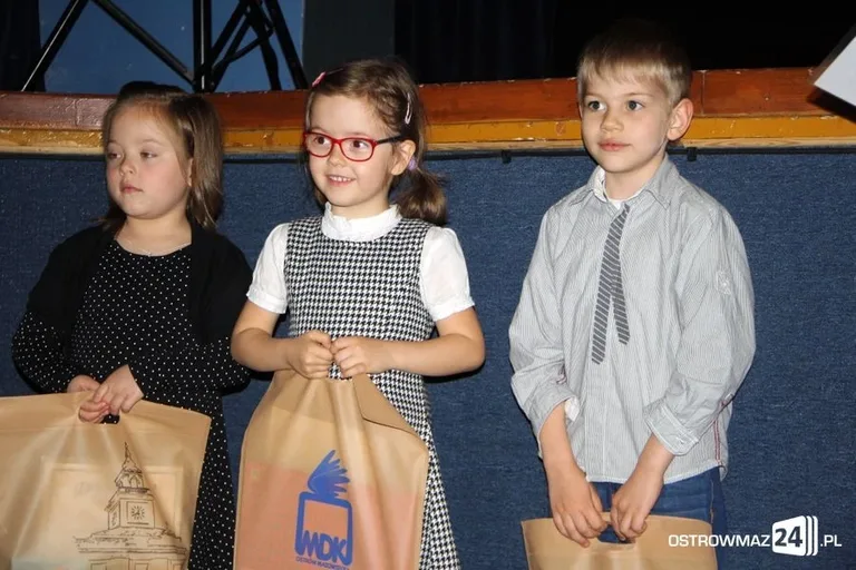 Widowisko teatralne "Dla mnie bomba" (zdjęcia, wideo)