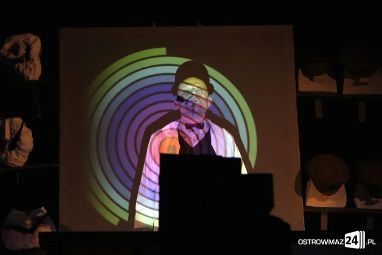 Widowisko teatralne "Dla mnie bomba" (zdjęcia, wideo)