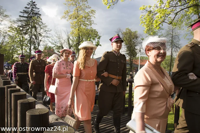 Inscenizacja ślubu Pileckich w Ostrowi (zdjęcia, wideo)