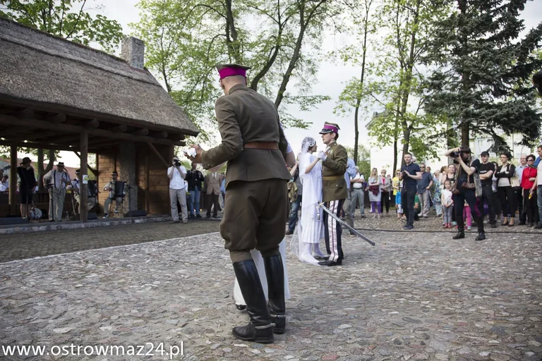 Inscenizacja ślubu Pileckich w Ostrowi (zdjęcia, wideo)