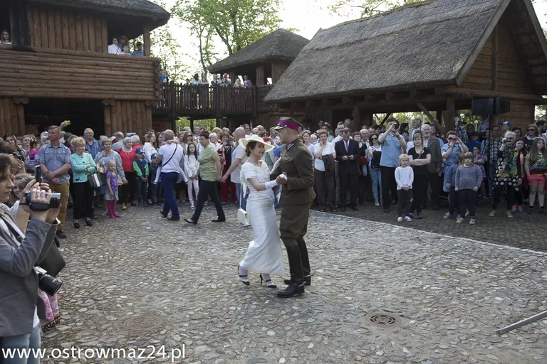 Inscenizacja ślubu Pileckich w Ostrowi (zdjęcia, wideo)
