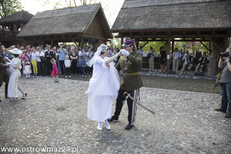 Inscenizacja ślubu Pileckich w Ostrowi (zdjęcia, wideo)