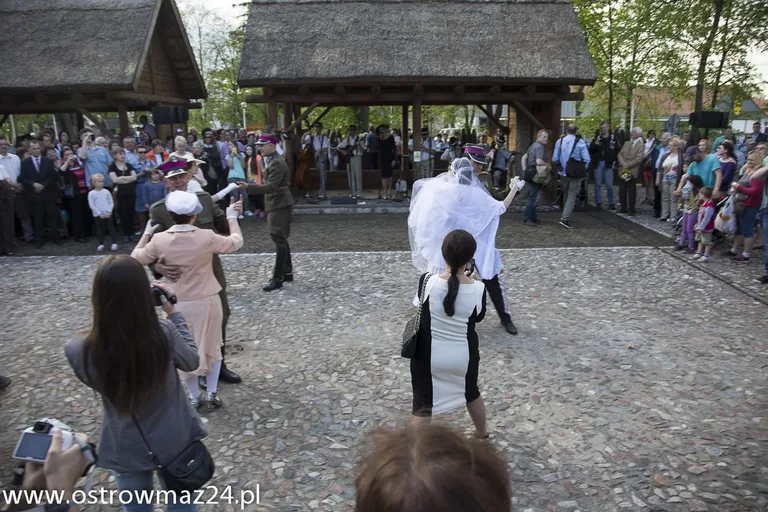 Inscenizacja ślubu Pileckich w Ostrowi (zdjęcia, wideo)