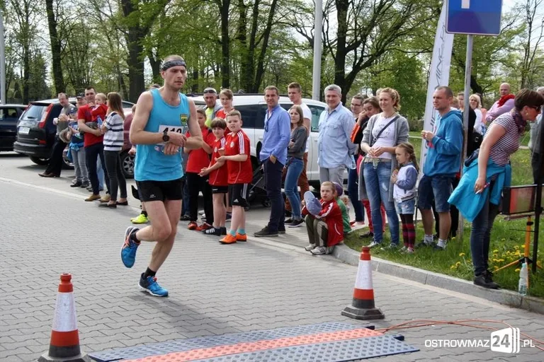 Biegnąć uczcili święto narodowe (zdjęcia)