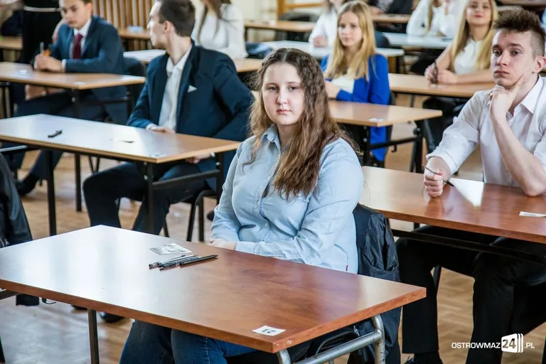 Maturzyści w zmaganiach z "królową nauk" (zdjęcia)