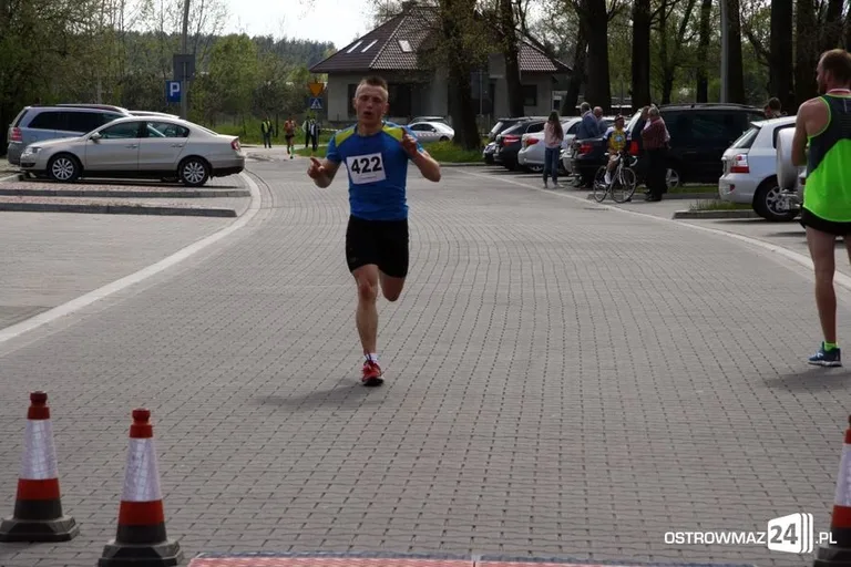 Biegnąć uczcili święto narodowe (zdjęcia)