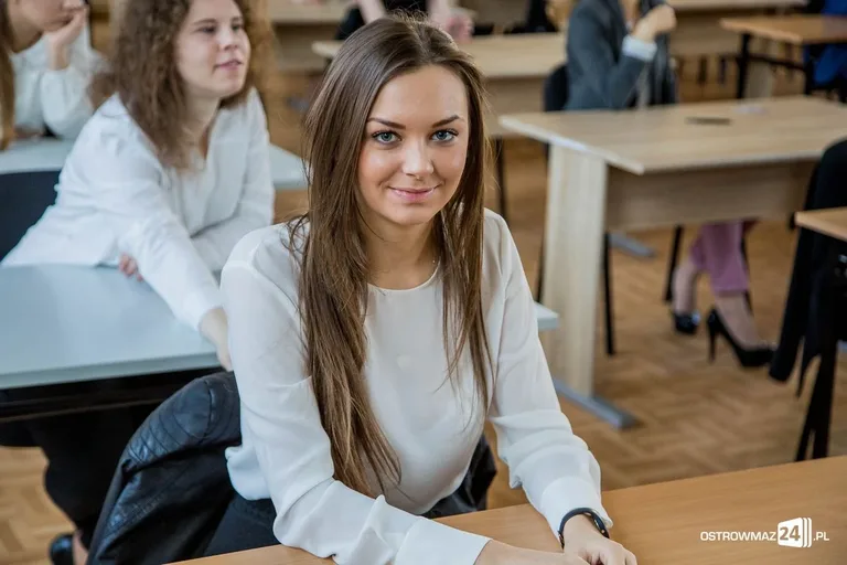 Maturzyści w zmaganiach z "królową nauk" (zdjęcia)