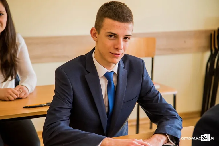 Maturzyści w zmaganiach z "królową nauk" (zdjęcia)