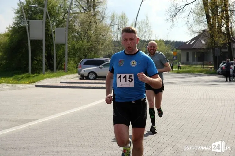 Biegnąć uczcili święto narodowe (zdjęcia)