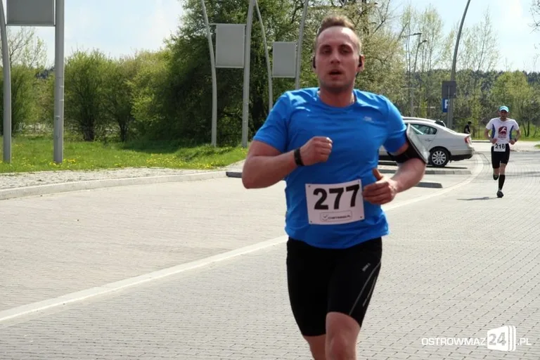 Biegnąć uczcili święto narodowe (zdjęcia)