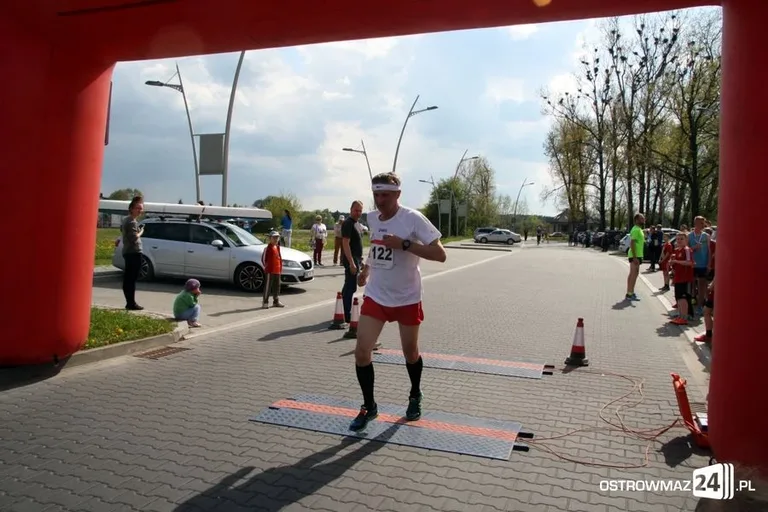 Biegnąć uczcili święto narodowe (zdjęcia)