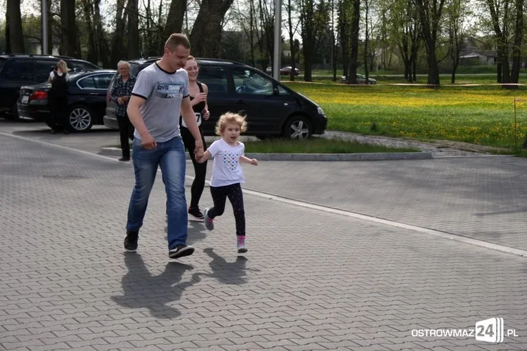 Biegnąć uczcili święto narodowe (zdjęcia)