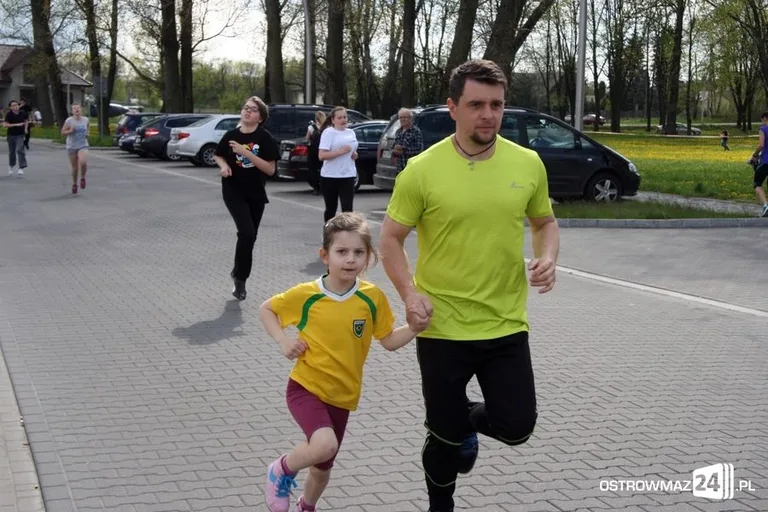 Biegnąć uczcili święto narodowe (zdjęcia)