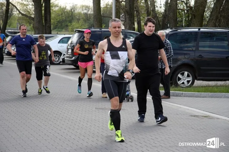 Biegnąć uczcili święto narodowe (zdjęcia)