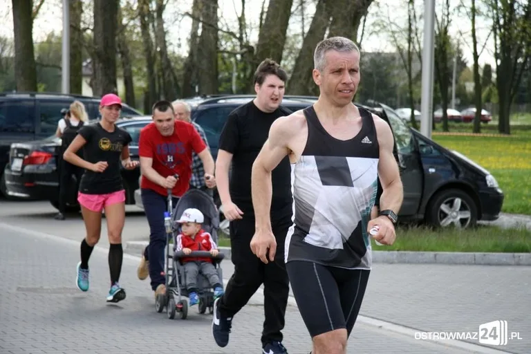 Biegnąć uczcili święto narodowe (zdjęcia)