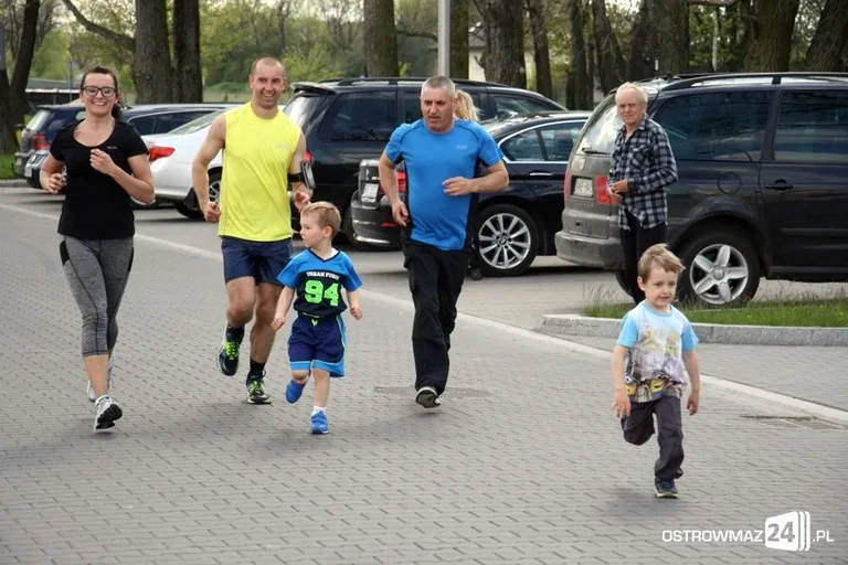 Biegnąć uczcili święto narodowe (zdjęcia)