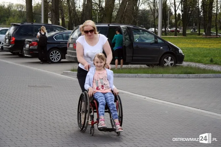 Biegnąć uczcili święto narodowe (zdjęcia)